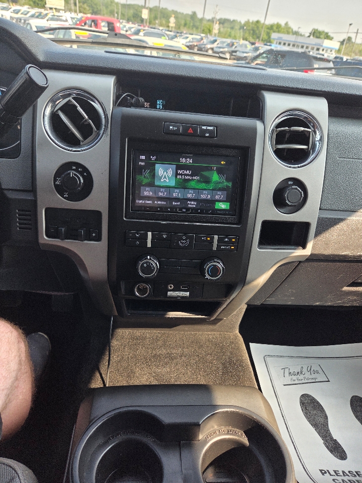 2012 Ford F-150 XLT photo 20
