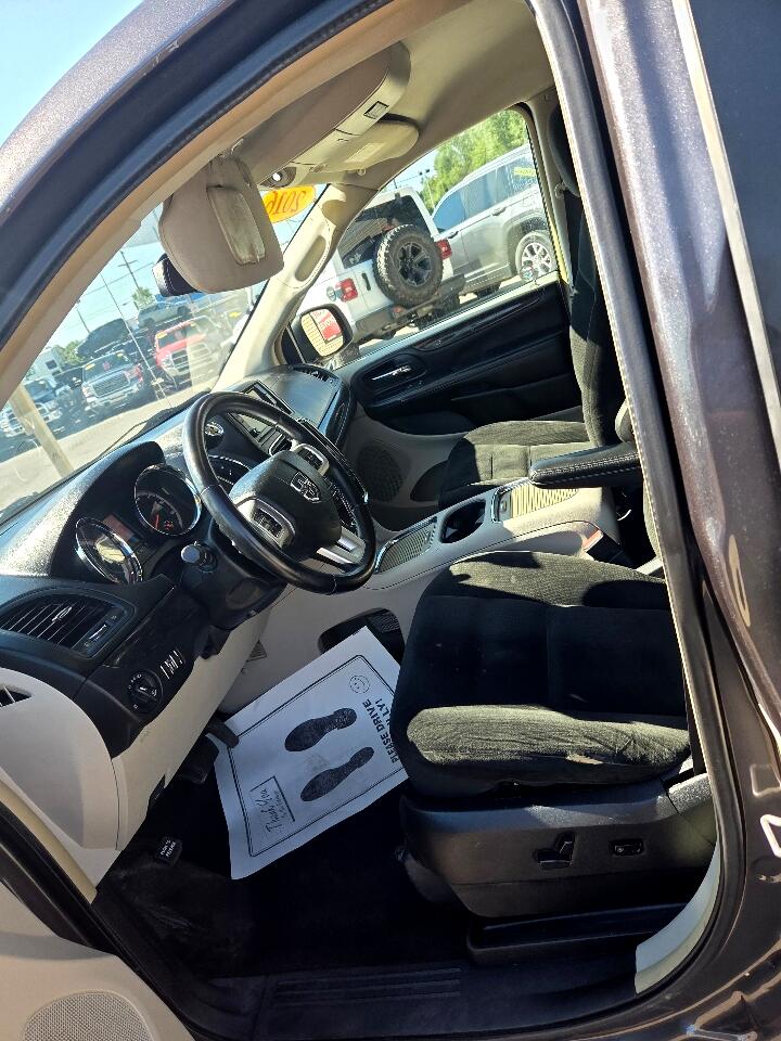 2016 Dodge Grand Caravan Crew photo 8