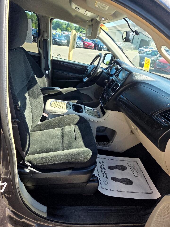 2016 Dodge Grand Caravan Crew photo 12
