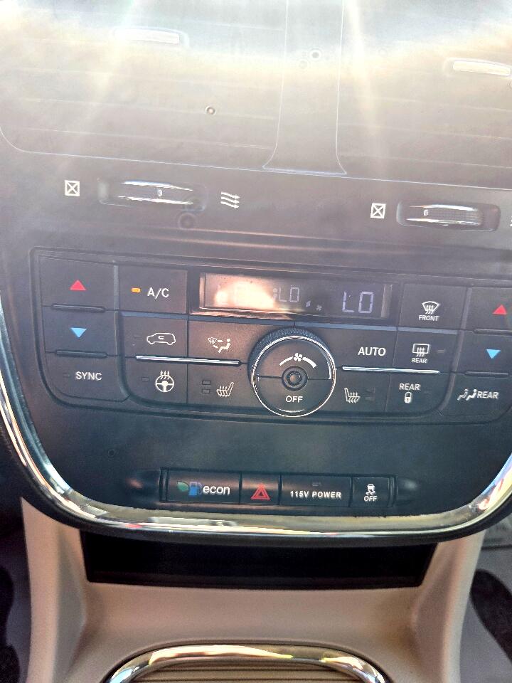 2016 Dodge Grand Caravan Crew photo 21