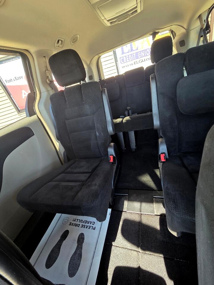 2016 Dodge Grand Caravan Crew photo 22