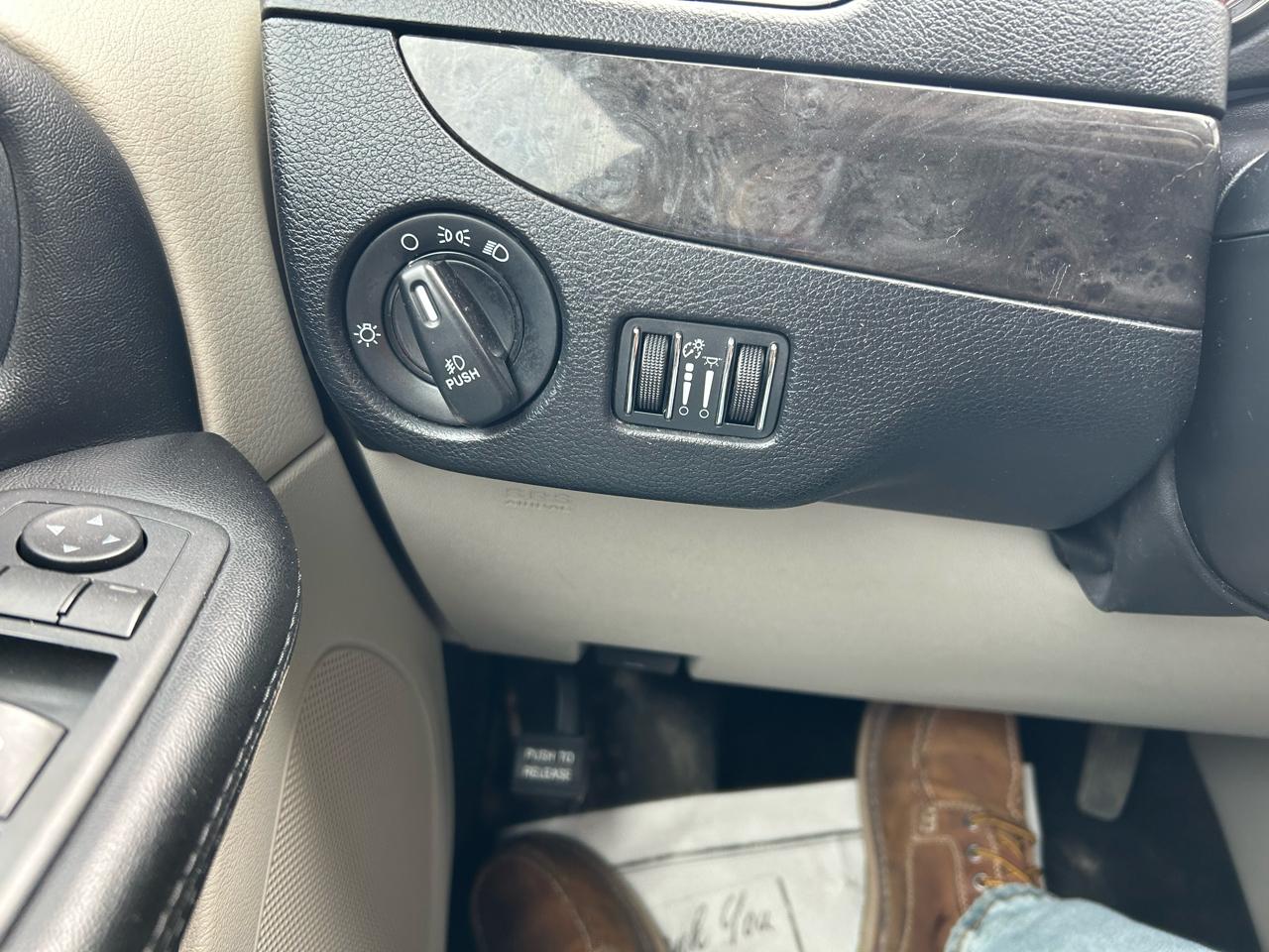 Dodge Grand Caravan Crew 2016