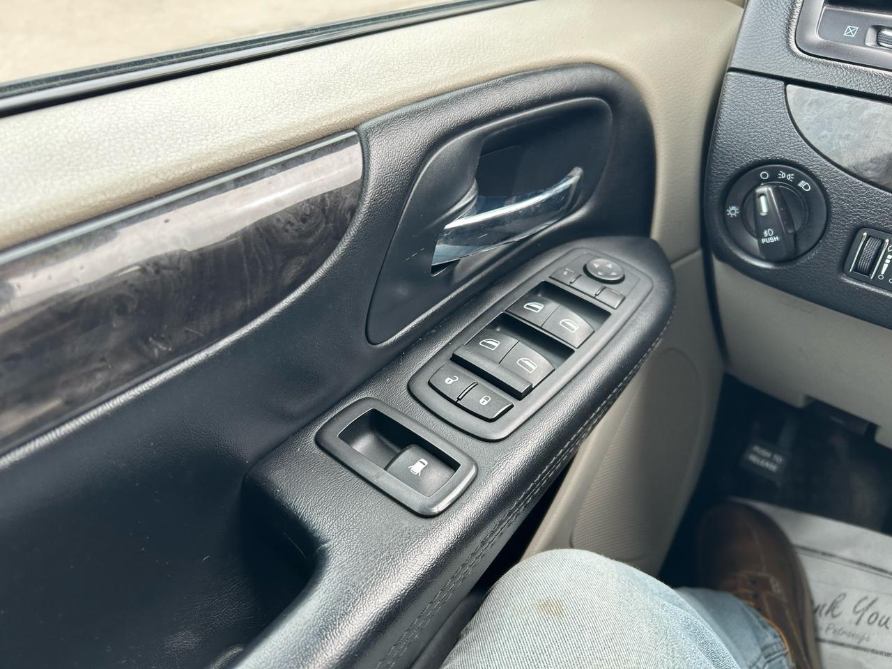 Dodge Grand Caravan Crew 2016