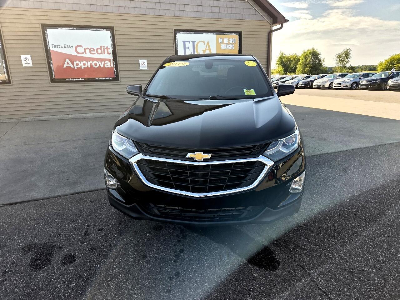 2019 Chevrolet Equinox LT photo 2