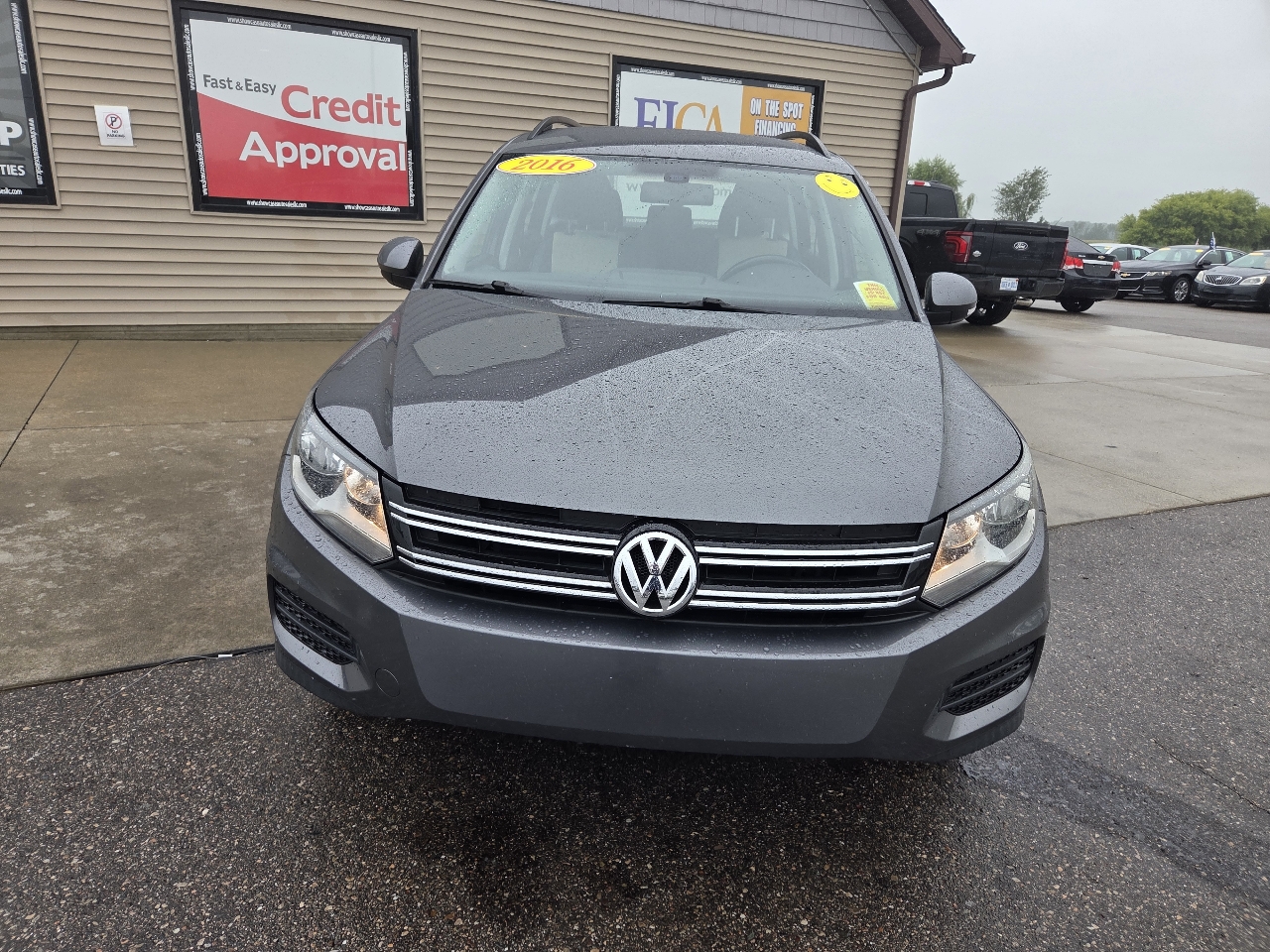 2016 Volkswagen Tiguan SE photo 2