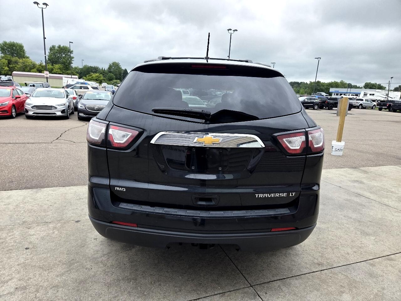 2014 Chevrolet Traverse 1LT photo 5