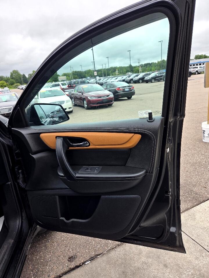 2014 Chevrolet Traverse 1LT photo 13