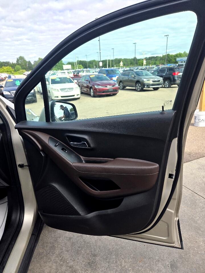 2016 Chevrolet Trax LT photo 15