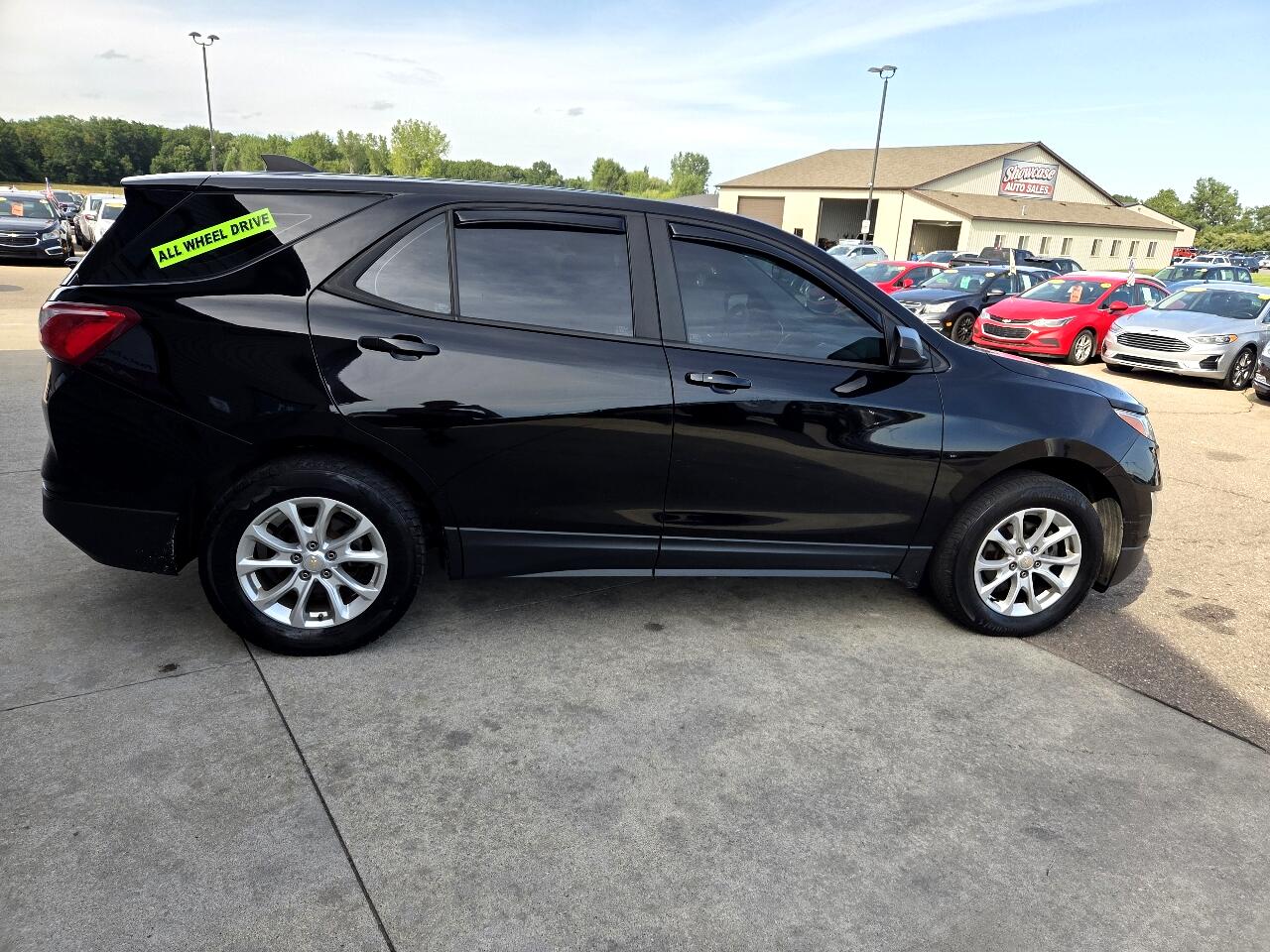 2020 Chevrolet Equinox LS photo 3