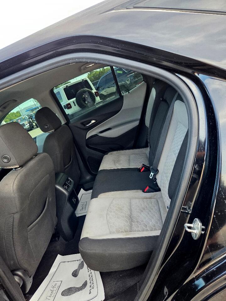 2020 Chevrolet Equinox LS photo 10