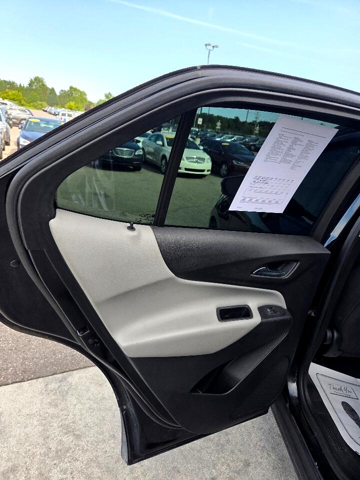2020 Chevrolet Equinox LS photo 11