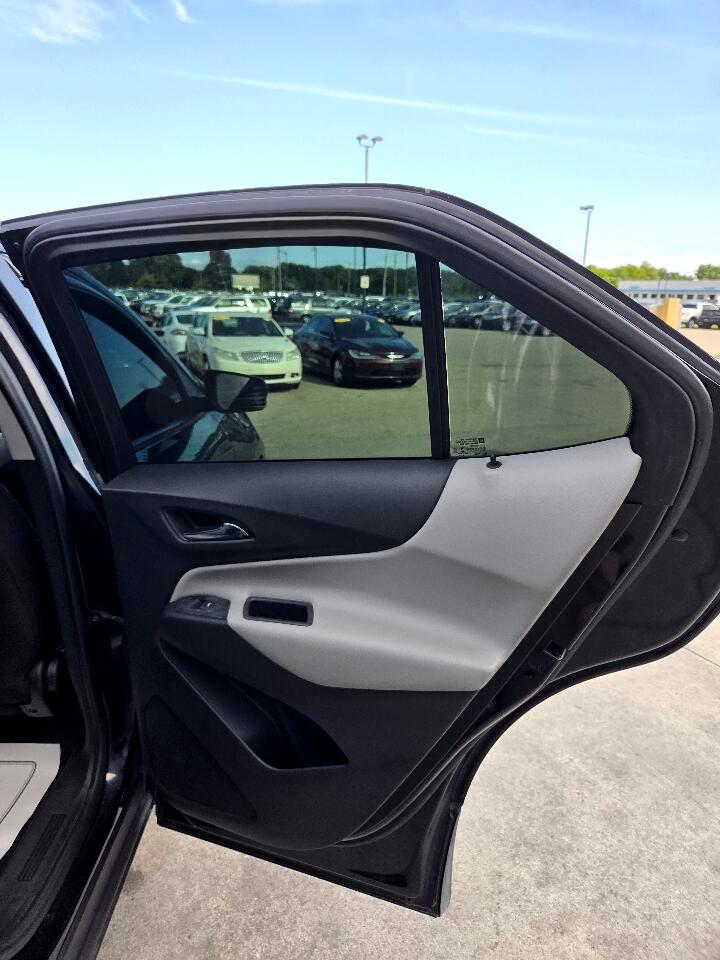 2020 Chevrolet Equinox LS photo 13