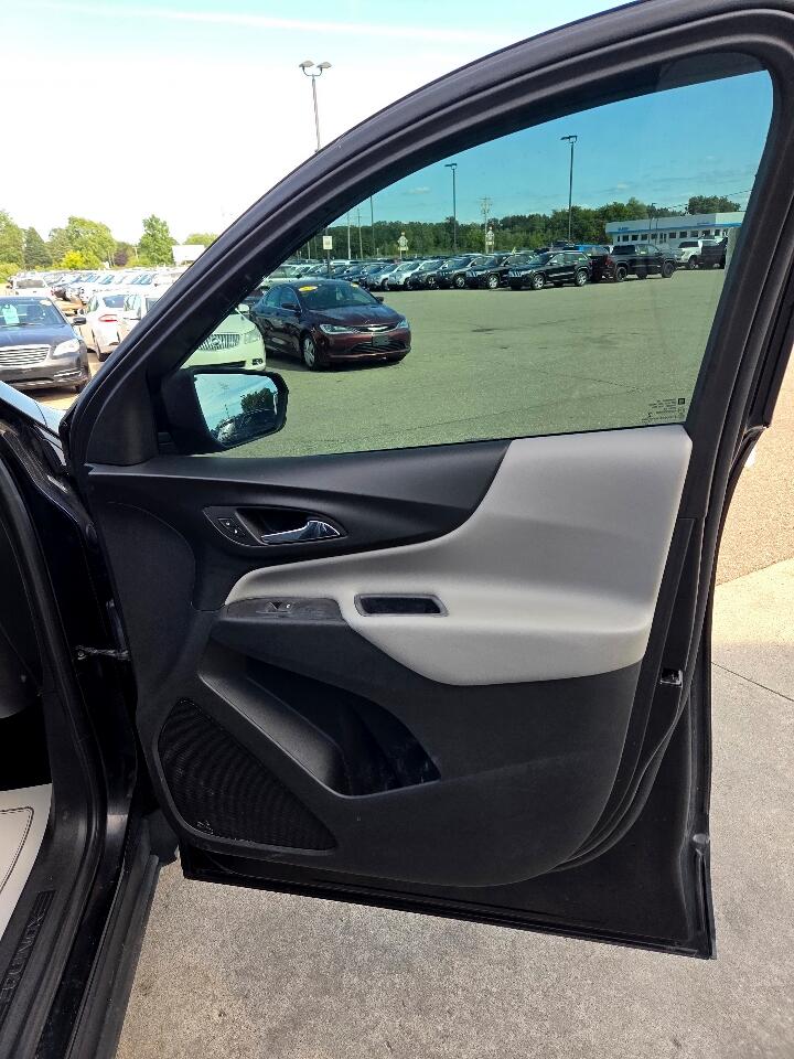 2020 Chevrolet Equinox LS photo 15