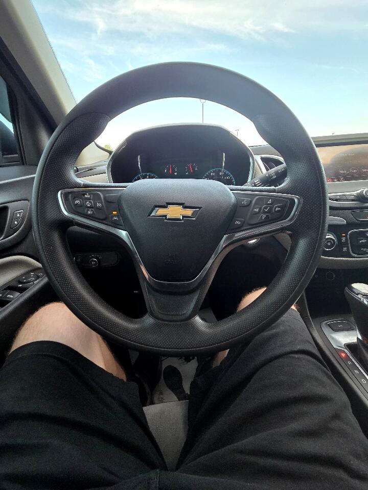 2020 Chevrolet Equinox LS photo 16