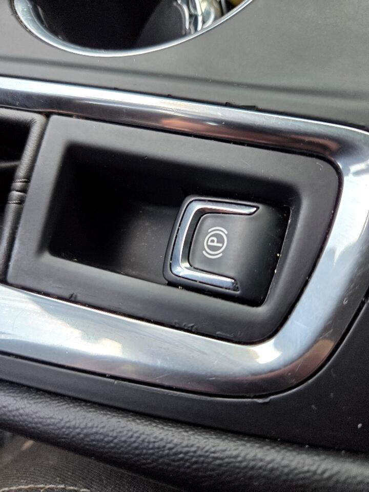 2020 Chevrolet Equinox LS photo 25