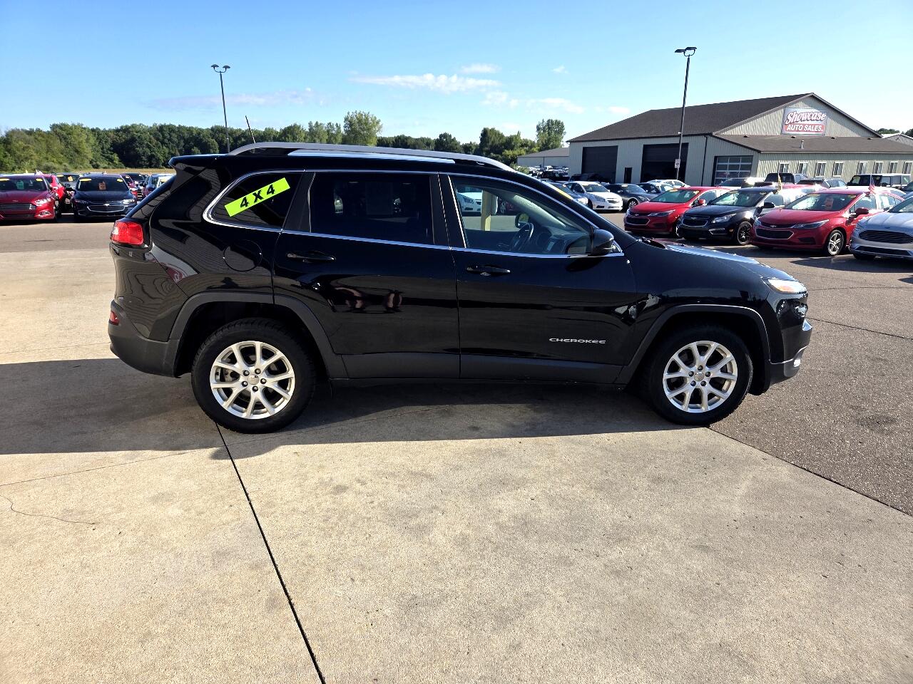 2017 Jeep Cherokee Latitude photo 2