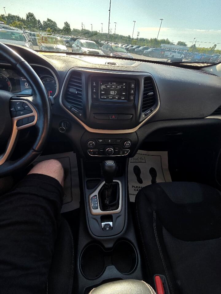 2017 Jeep Cherokee Latitude photo 19