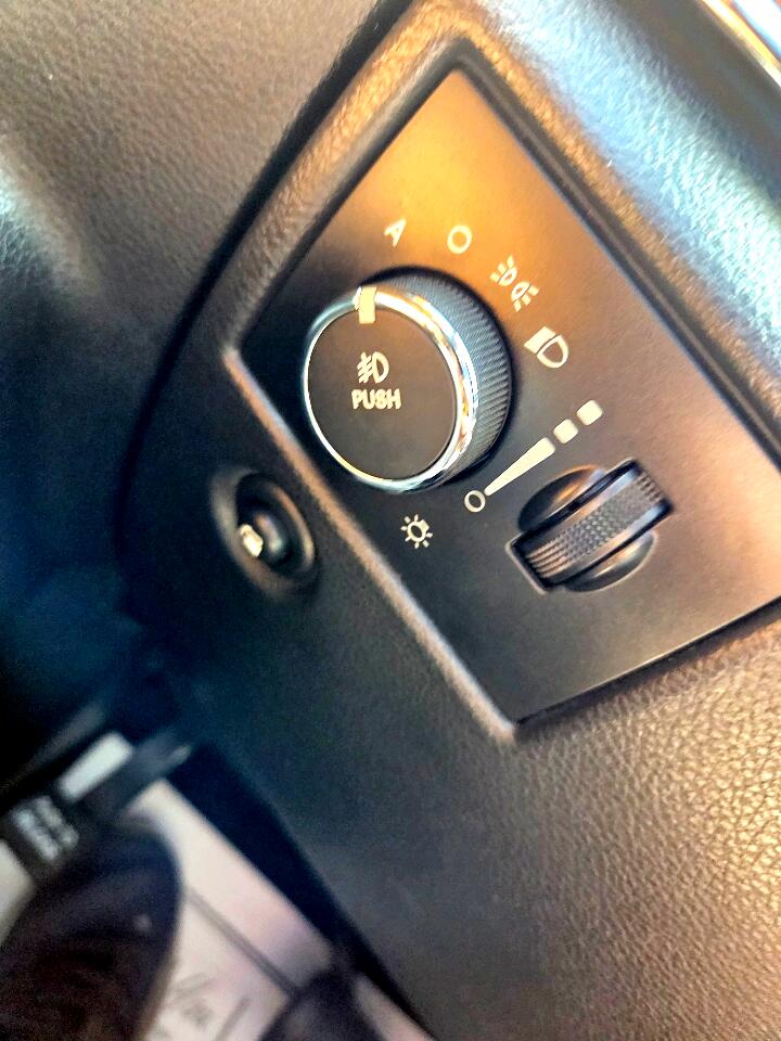 2012 Jeep Grand Cherokee Overland photo 20