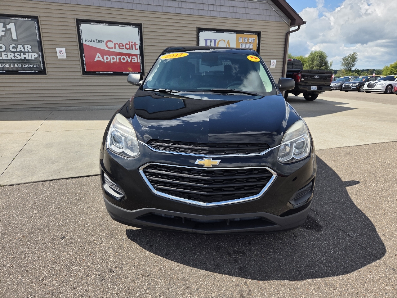 2017 Chevrolet Equinox LS photo 2