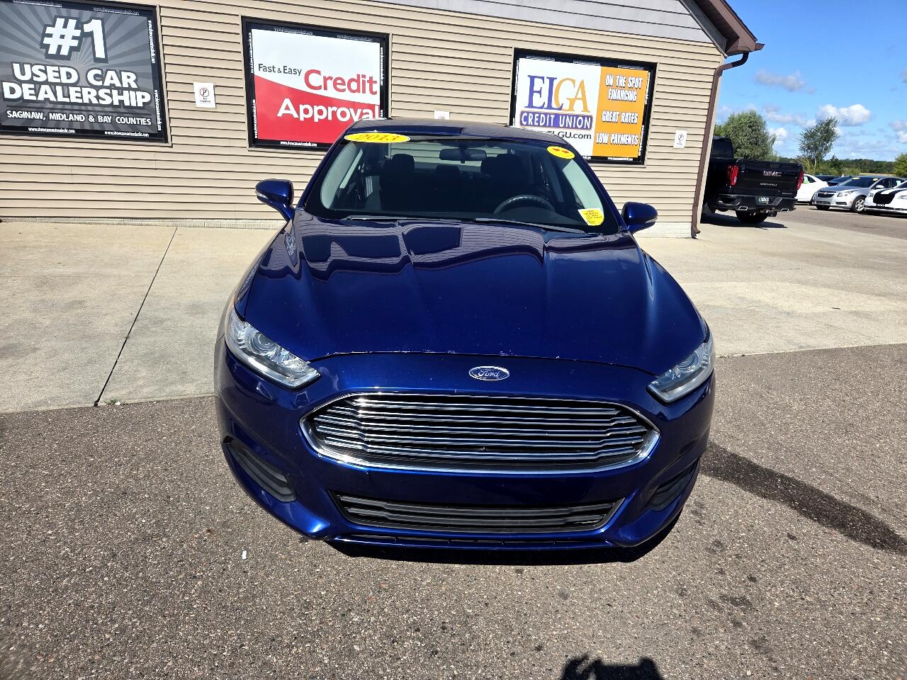 2013 Ford Fusion SE photo 2