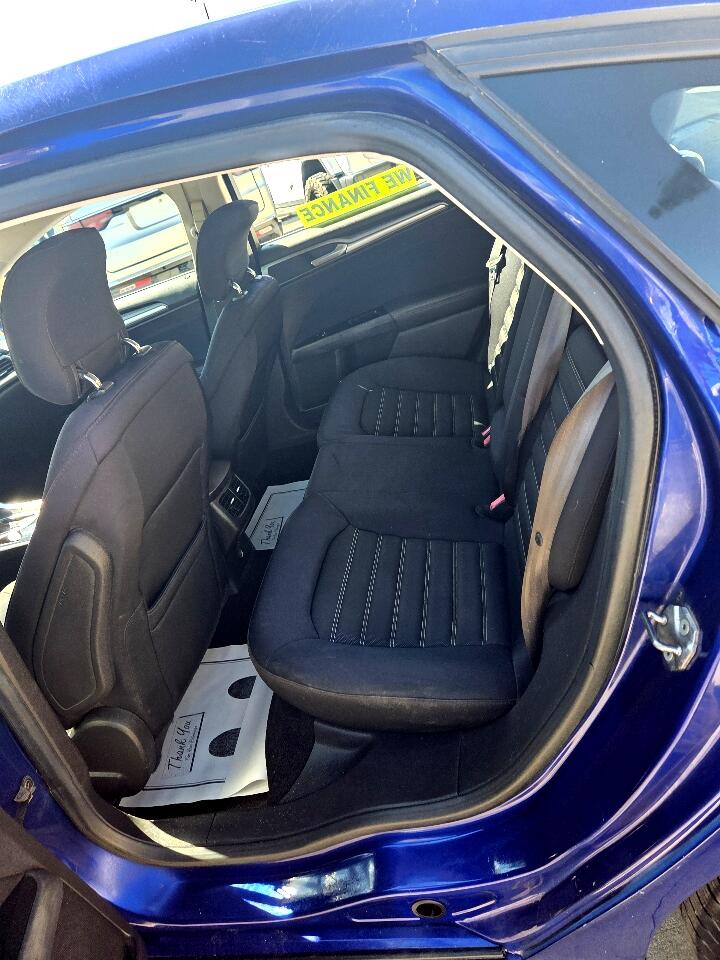 2013 Ford Fusion SE photo 11