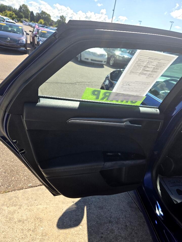 2013 Ford Fusion SE photo 12