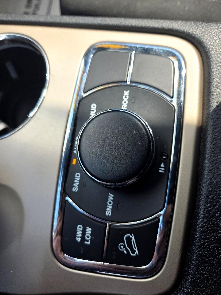 2014 Jeep Grand Cherokee Laredo photo 26