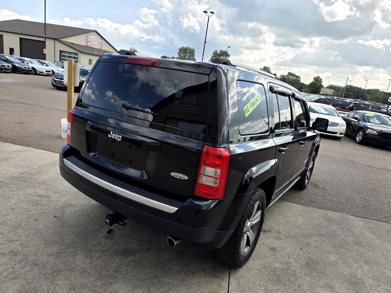 2017 Jeep Patriot Latitude photo 2
