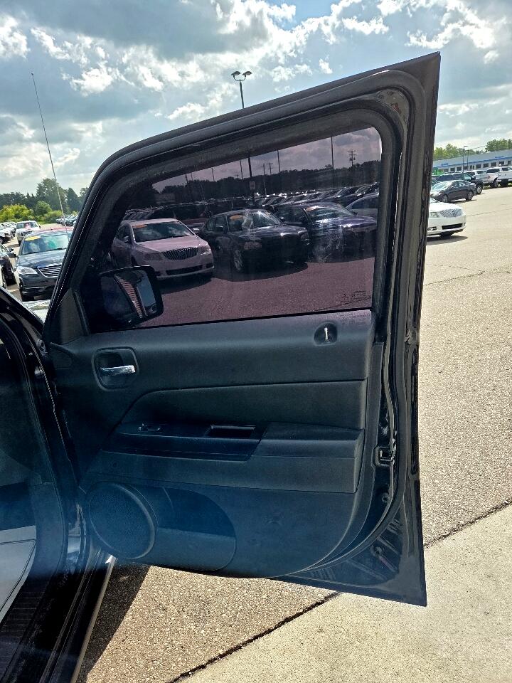 2017 Jeep Patriot Latitude photo 12