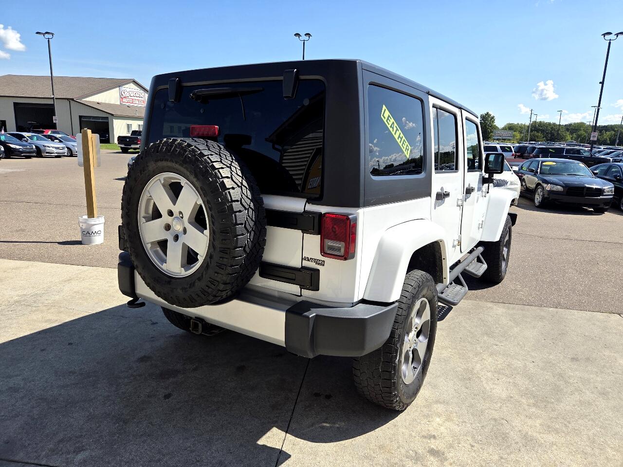 2017 Jeep Wrangler Unlimited Sahara photo 5