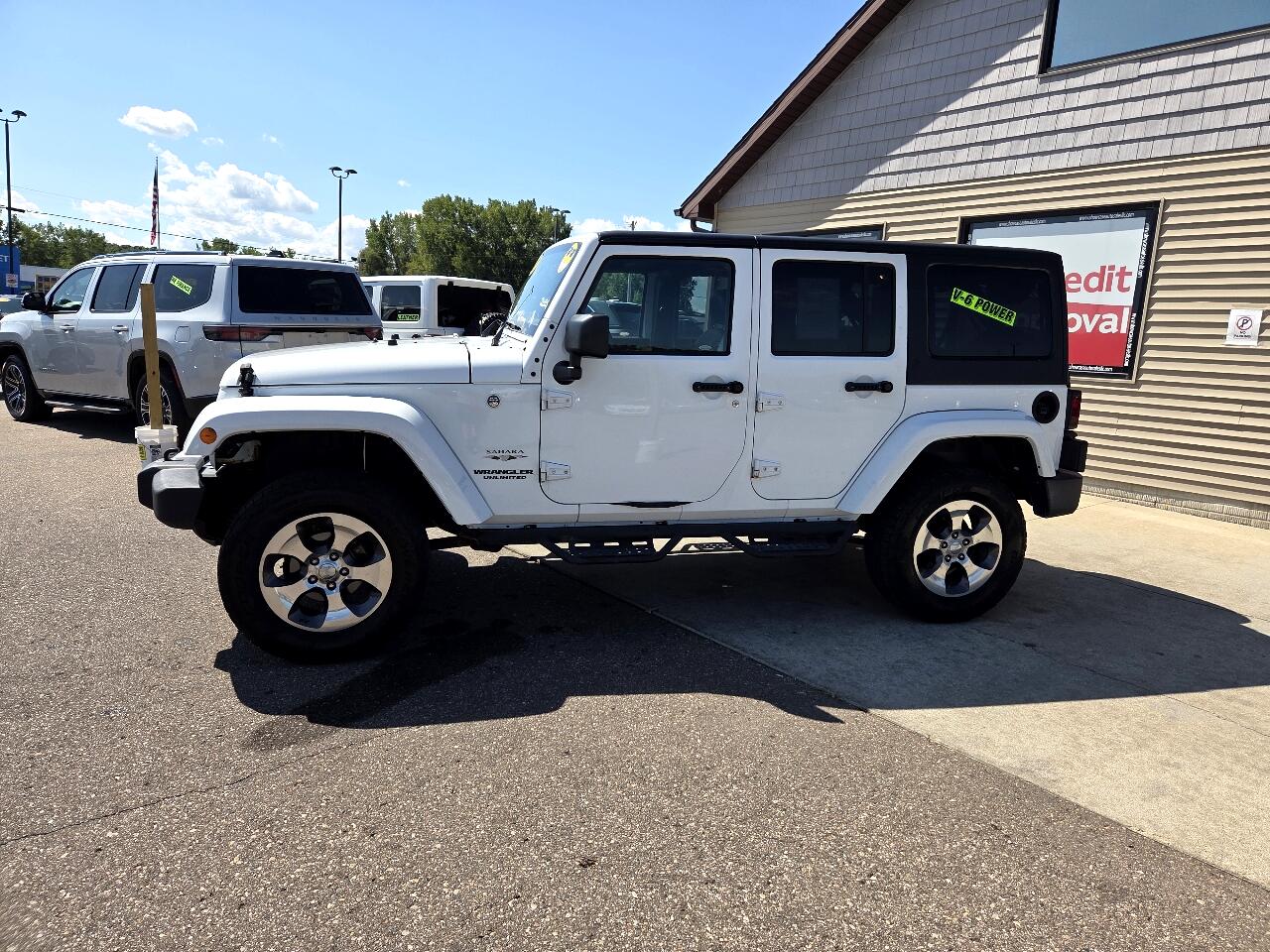 2017 Jeep Wrangler Unlimited Sahara photo 8