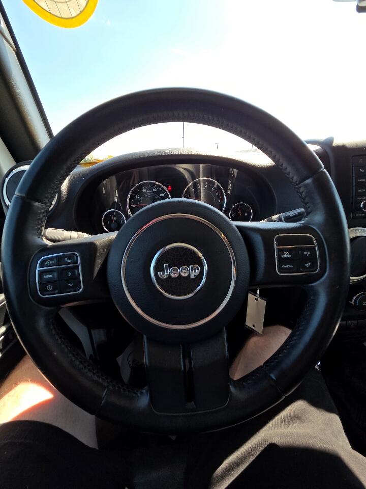 2017 Jeep Wrangler Unlimited Sahara photo 15