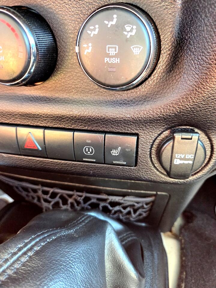 2017 Jeep Wrangler Unlimited Sahara photo 21