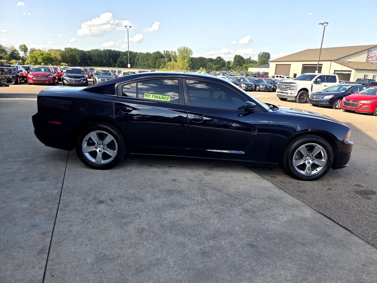 2012 Dodge Charger SXT photo 4