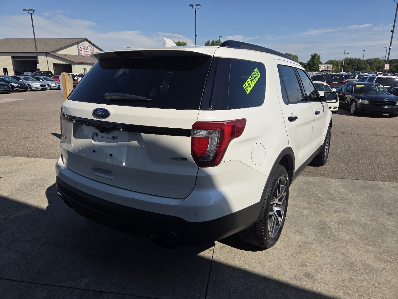 2016 Ford Explorer Sport photo 3