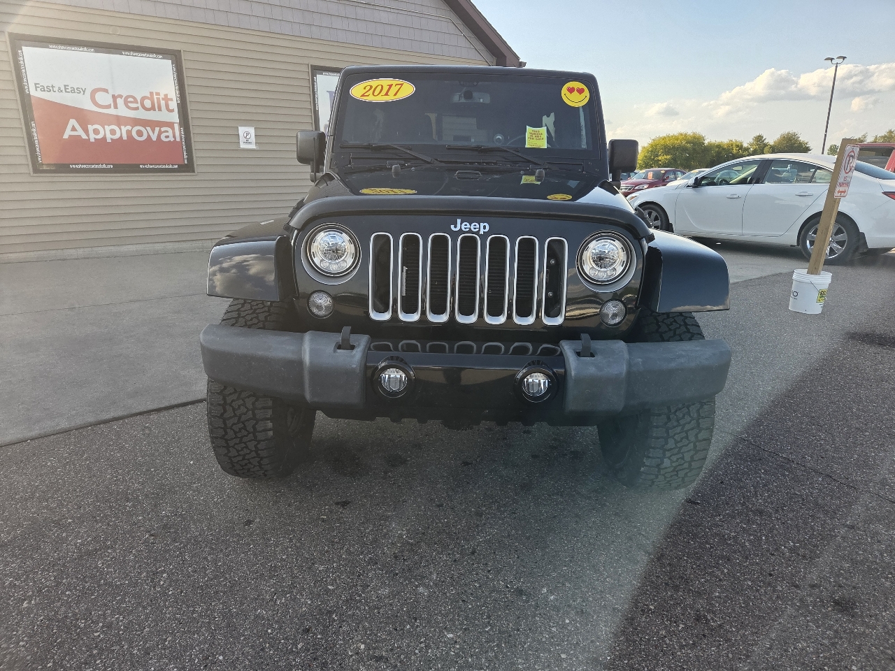 2017 Jeep Wrangler Unlimited Sahara photo 2