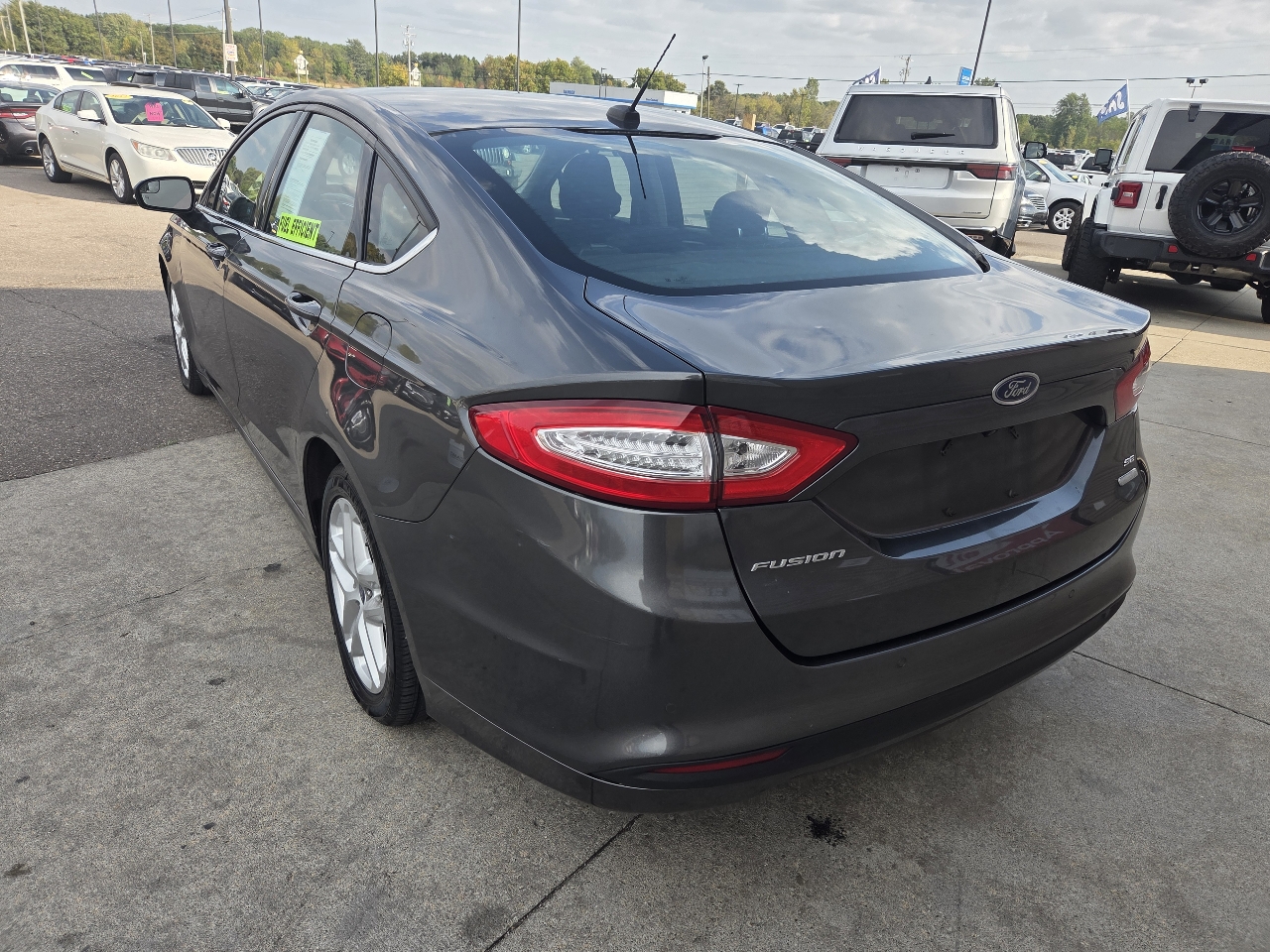 2016 Ford Fusion SE photo 6
