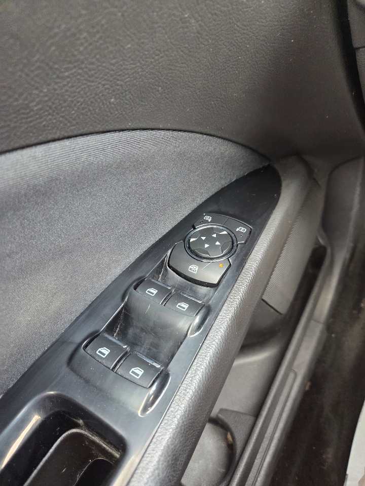 2016 Ford Fusion SE photo 19