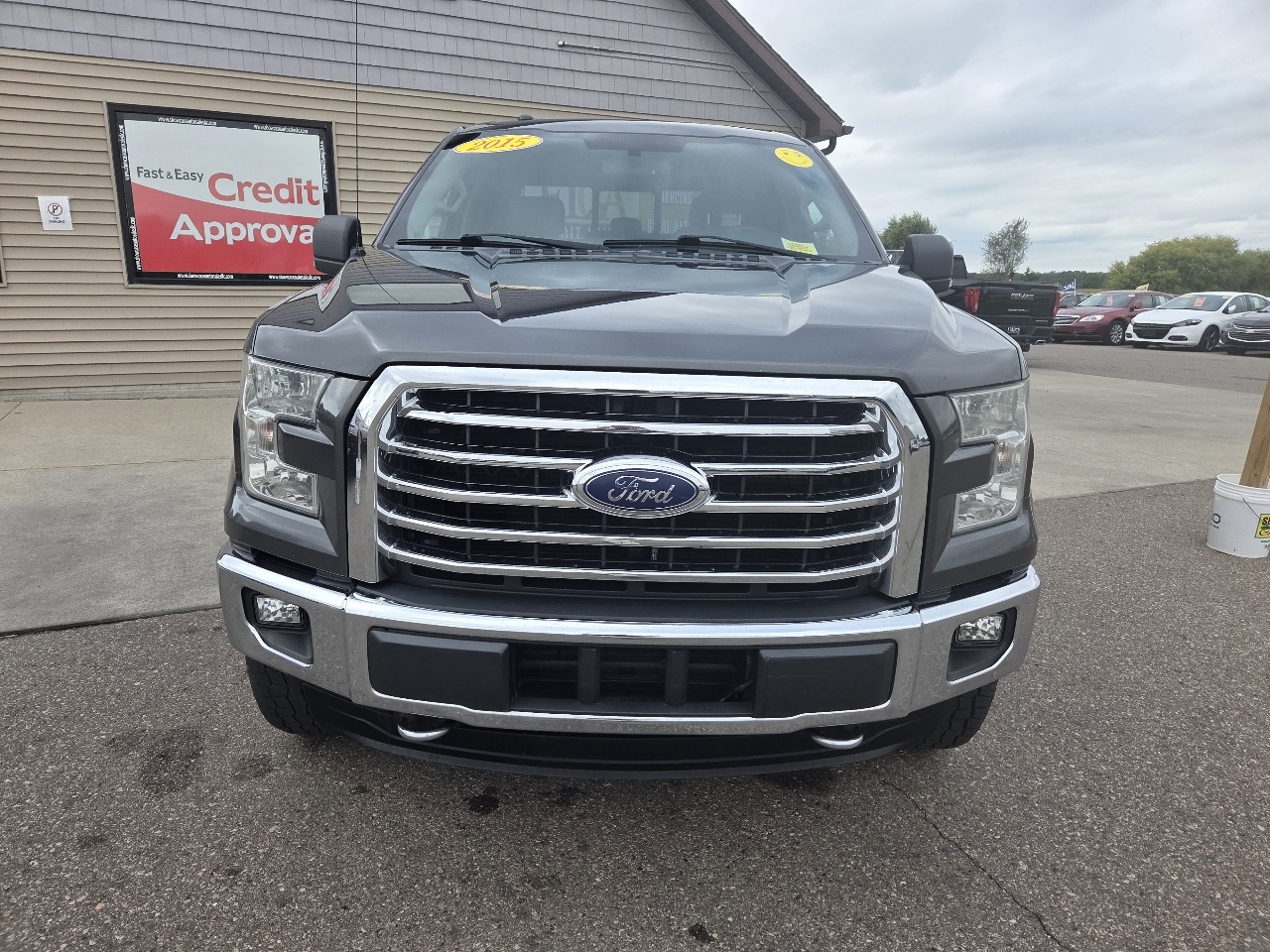 2015 Ford F-150 XLT photo 2