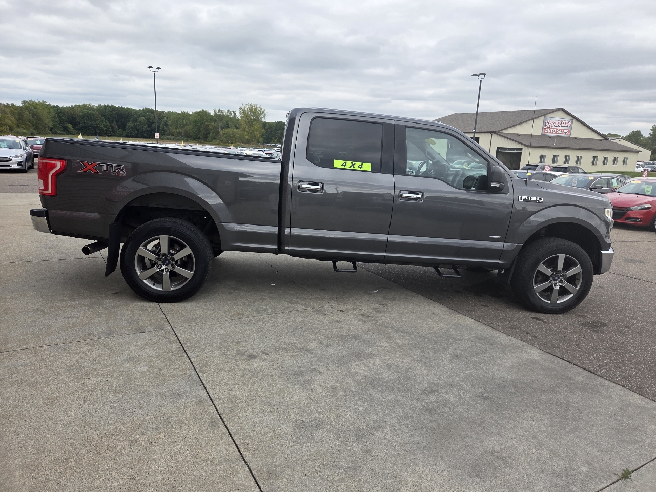 2015 Ford F-150 XLT photo 4