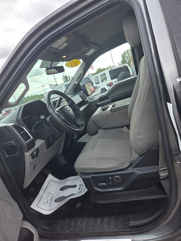 2015 Ford F-150 XLT photo 9