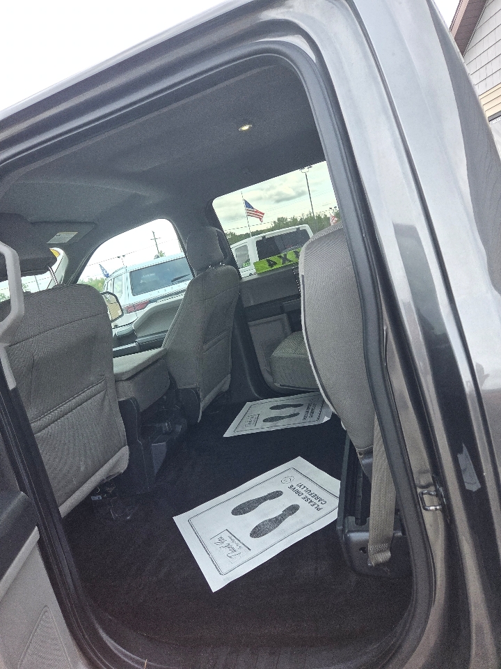 2015 Ford F-150 XLT photo 11