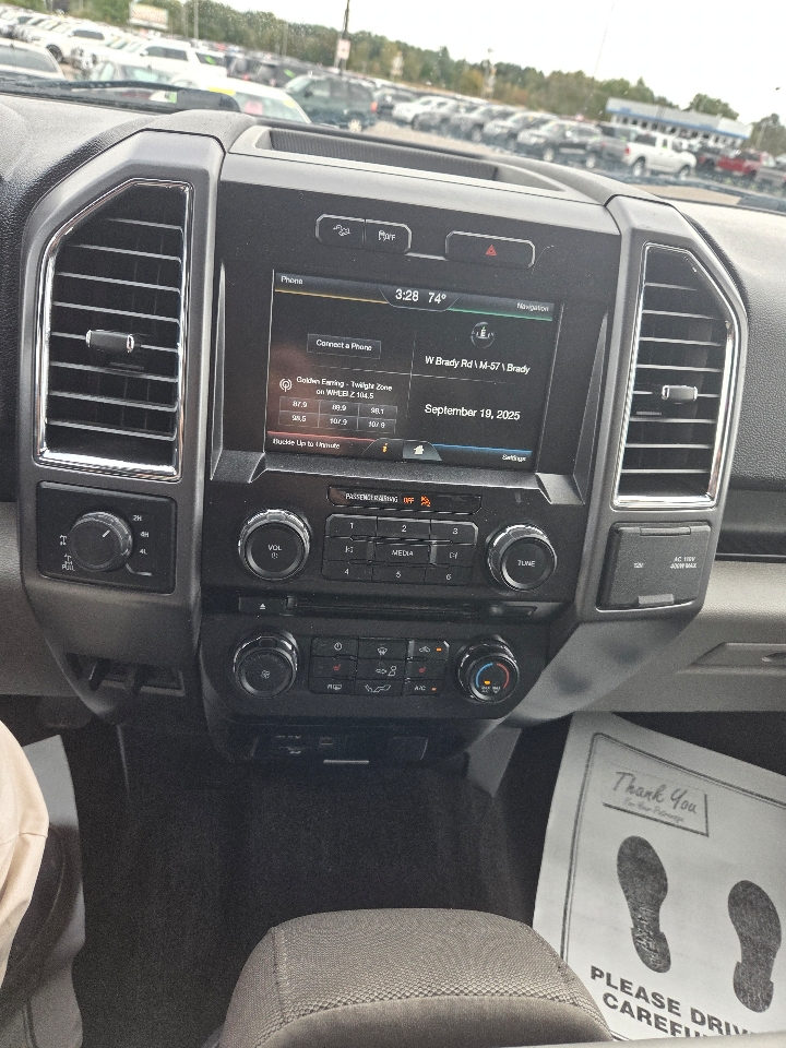 2015 Ford F-150 XLT photo 23
