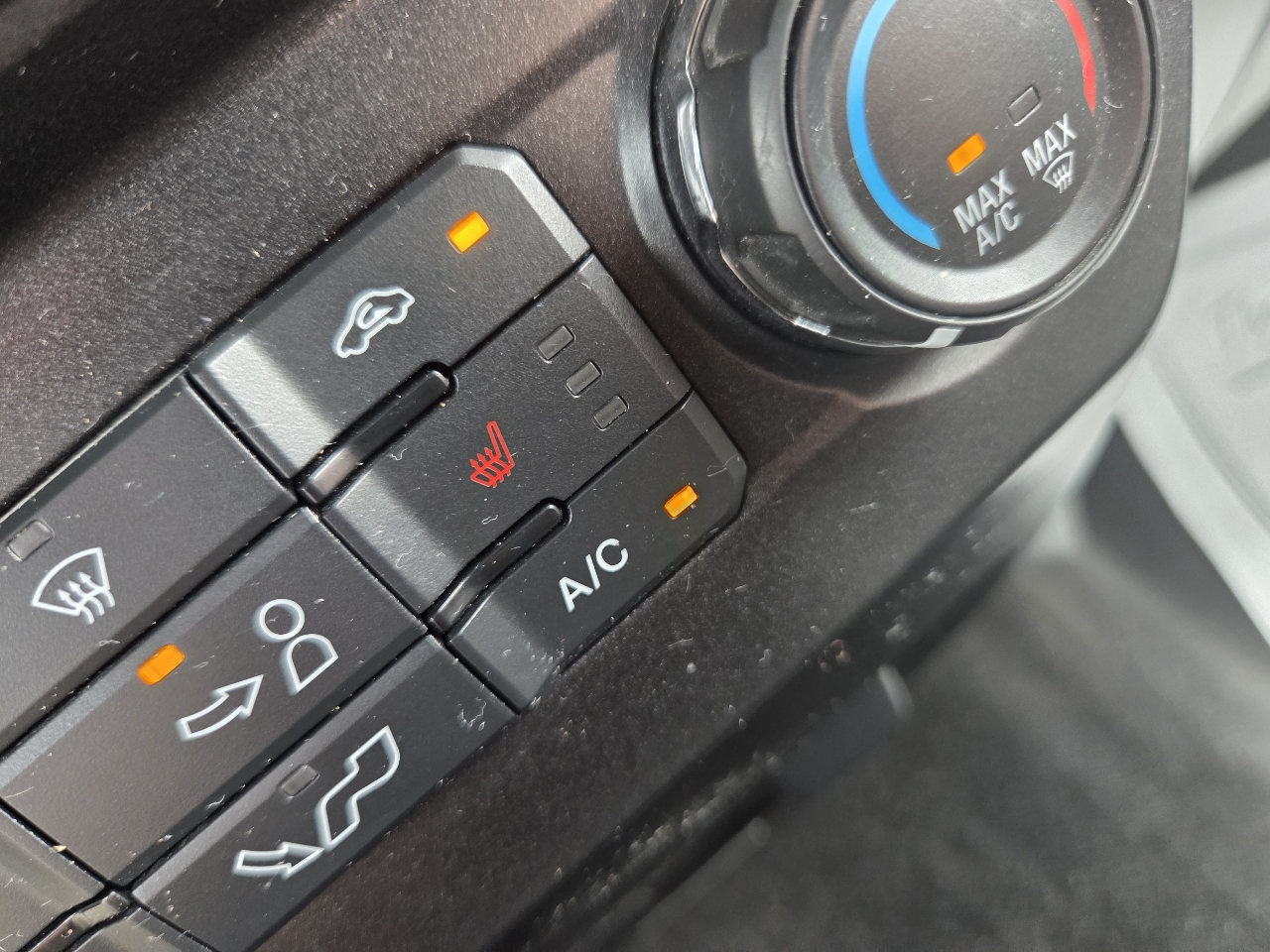 2015 Ford F-150 XLT photo 28