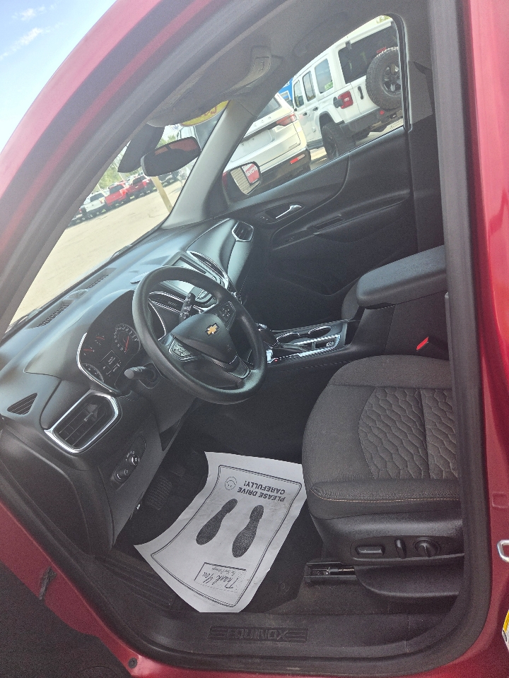 2018 Chevrolet Equinox LT photo 9