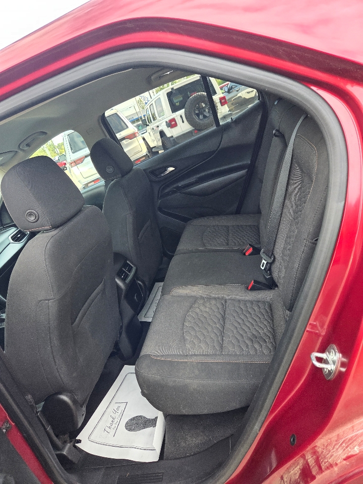 2018 Chevrolet Equinox LT photo 11