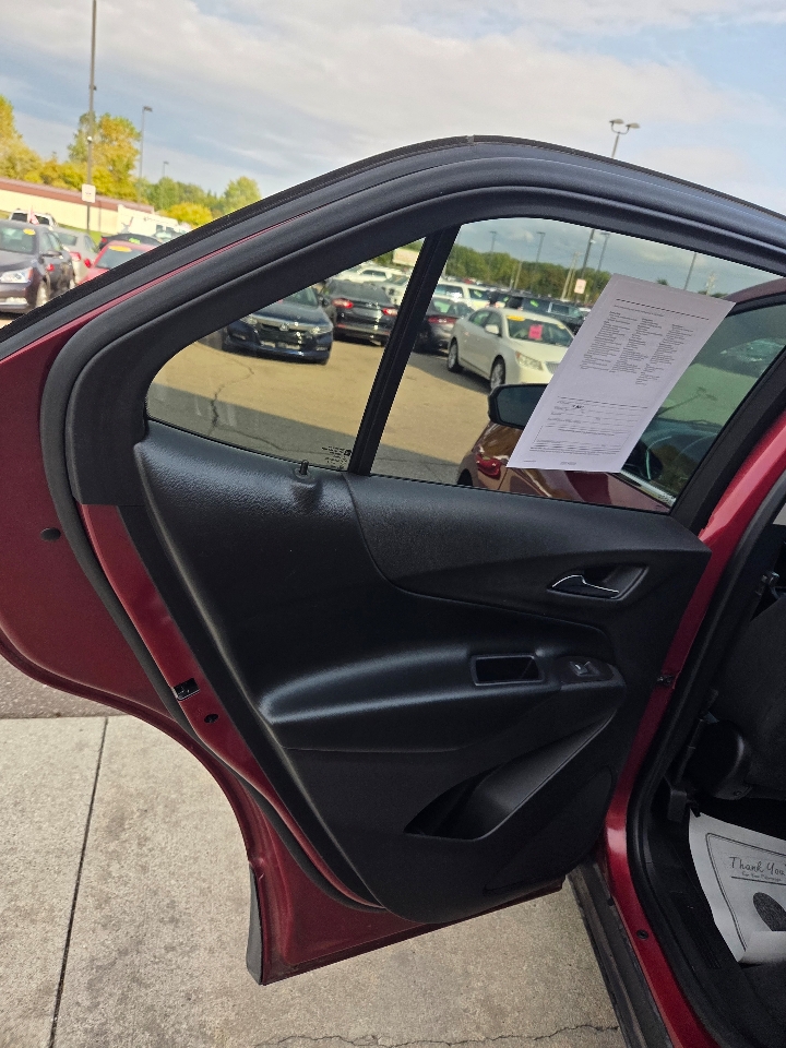 2018 Chevrolet Equinox LT photo 12