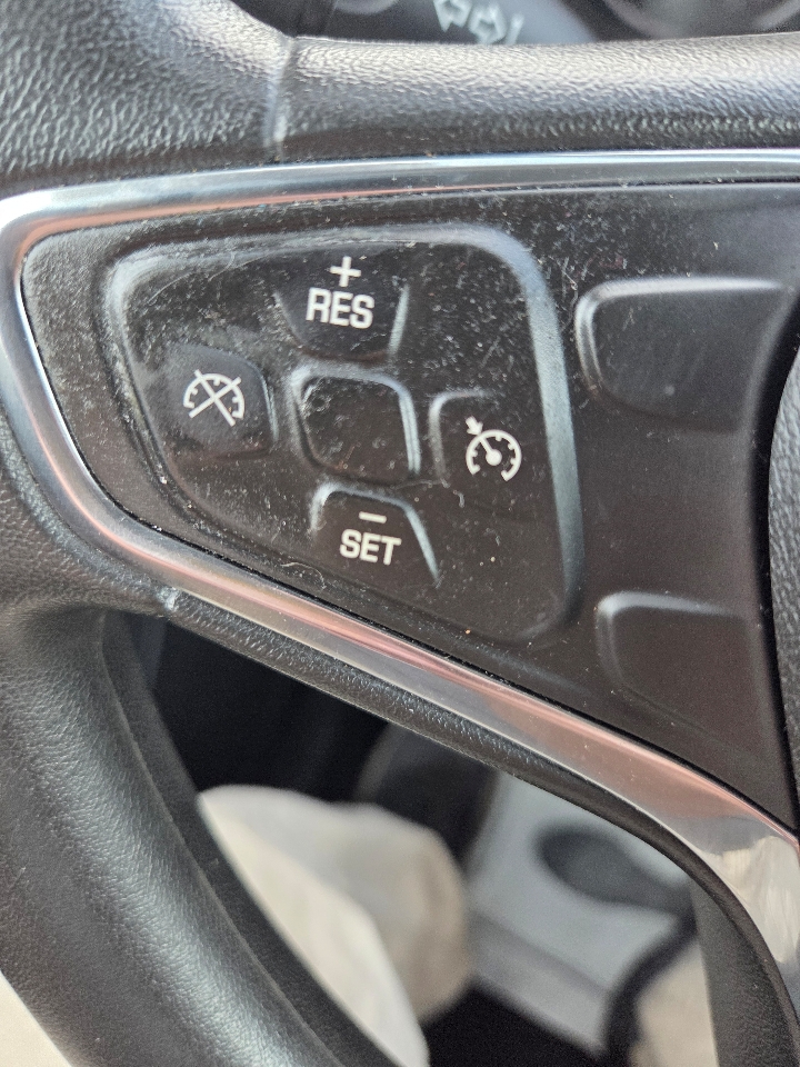 2018 Chevrolet Equinox LT photo 18