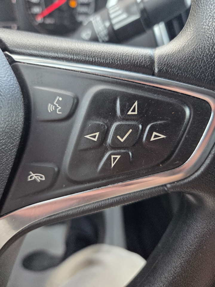 2018 Chevrolet Equinox LT photo 19