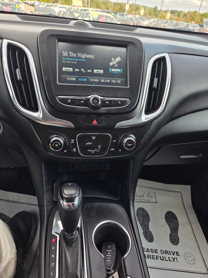 2018 Chevrolet Equinox LT photo 23